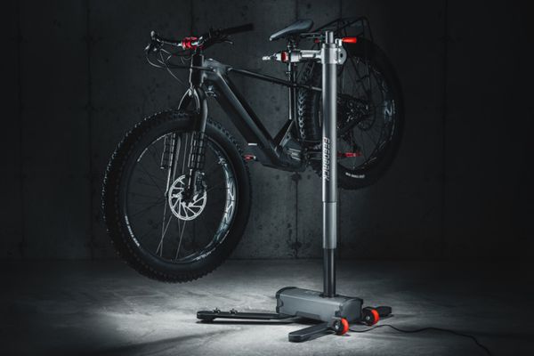 PRO E LIFT Montageständer  schwarz