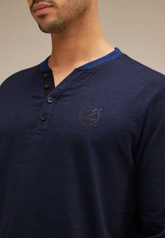 Henleyshirt mit Brustprint - true blue