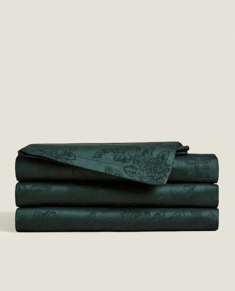 TOALHA DE MESA JACQUARD COM ESTAMPA FLORAL DE NATAL