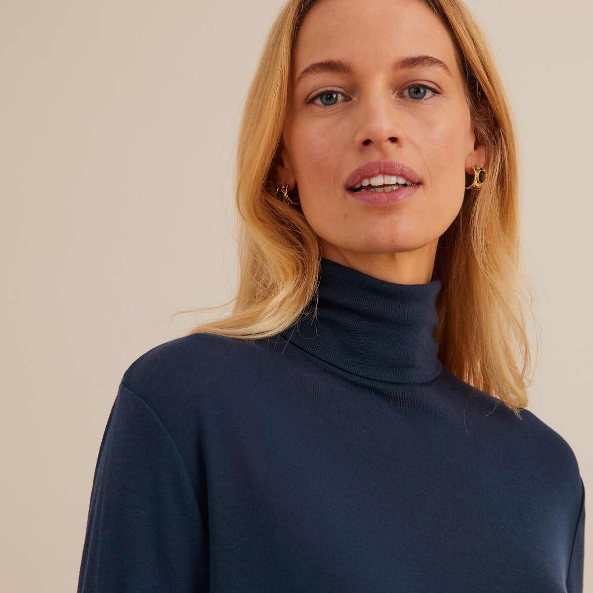 ANNE WEYBURN<br>Camiseta com gola alta e mangas compridas