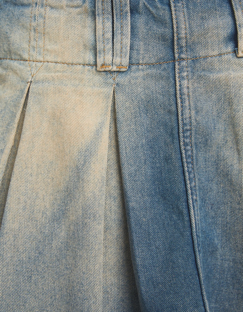 saias-calça plissadas em denim desbotado