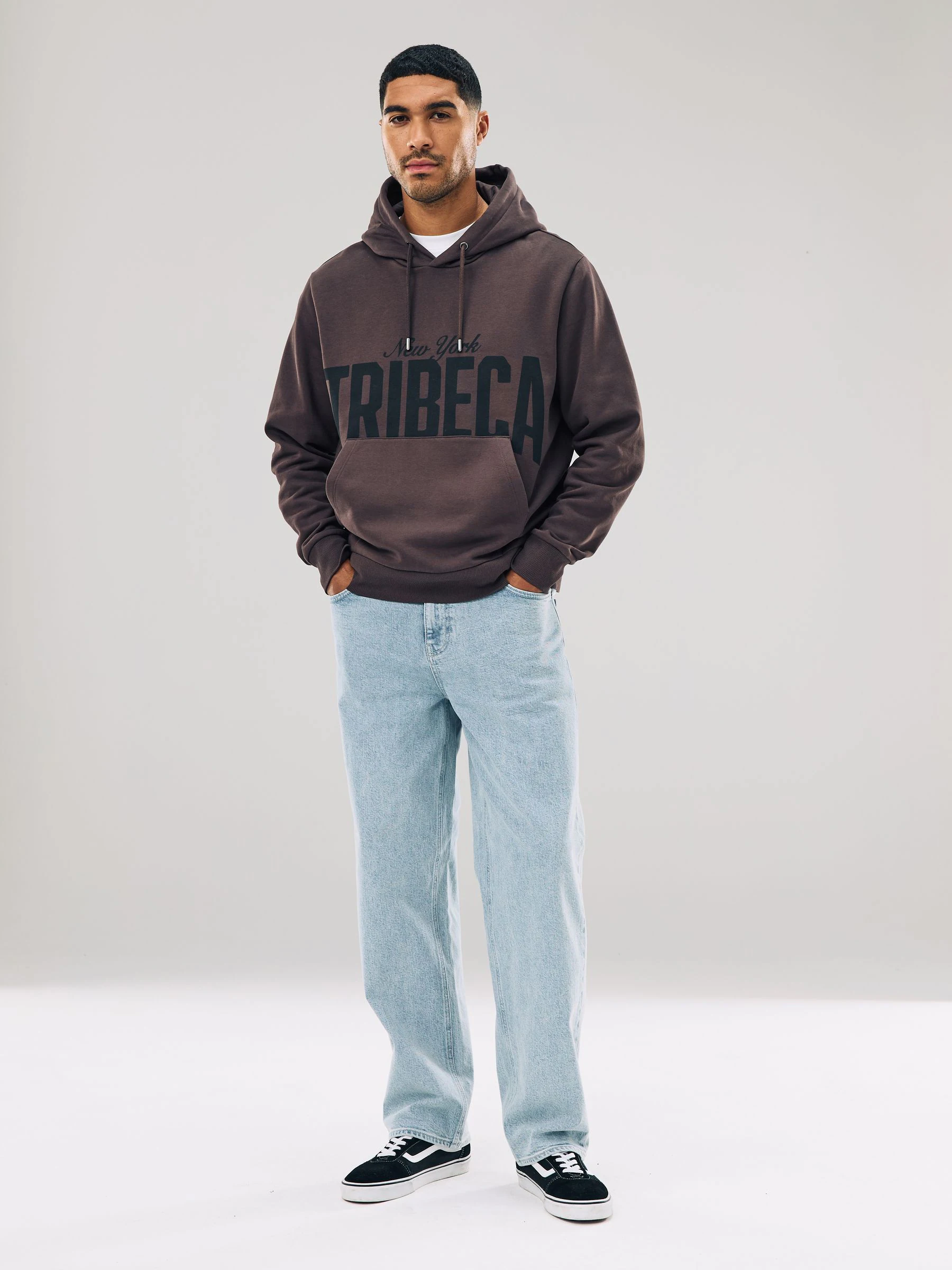 Chocoladebruin - Hoodie met grafische print