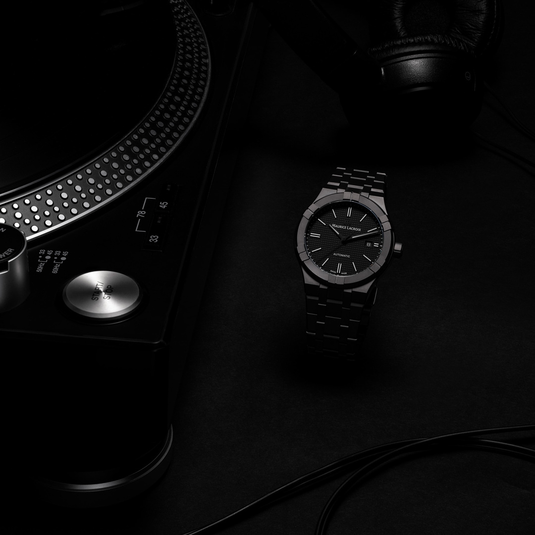 Maurice Lacroix Aikon Automatik 42mm Keramik schwarz