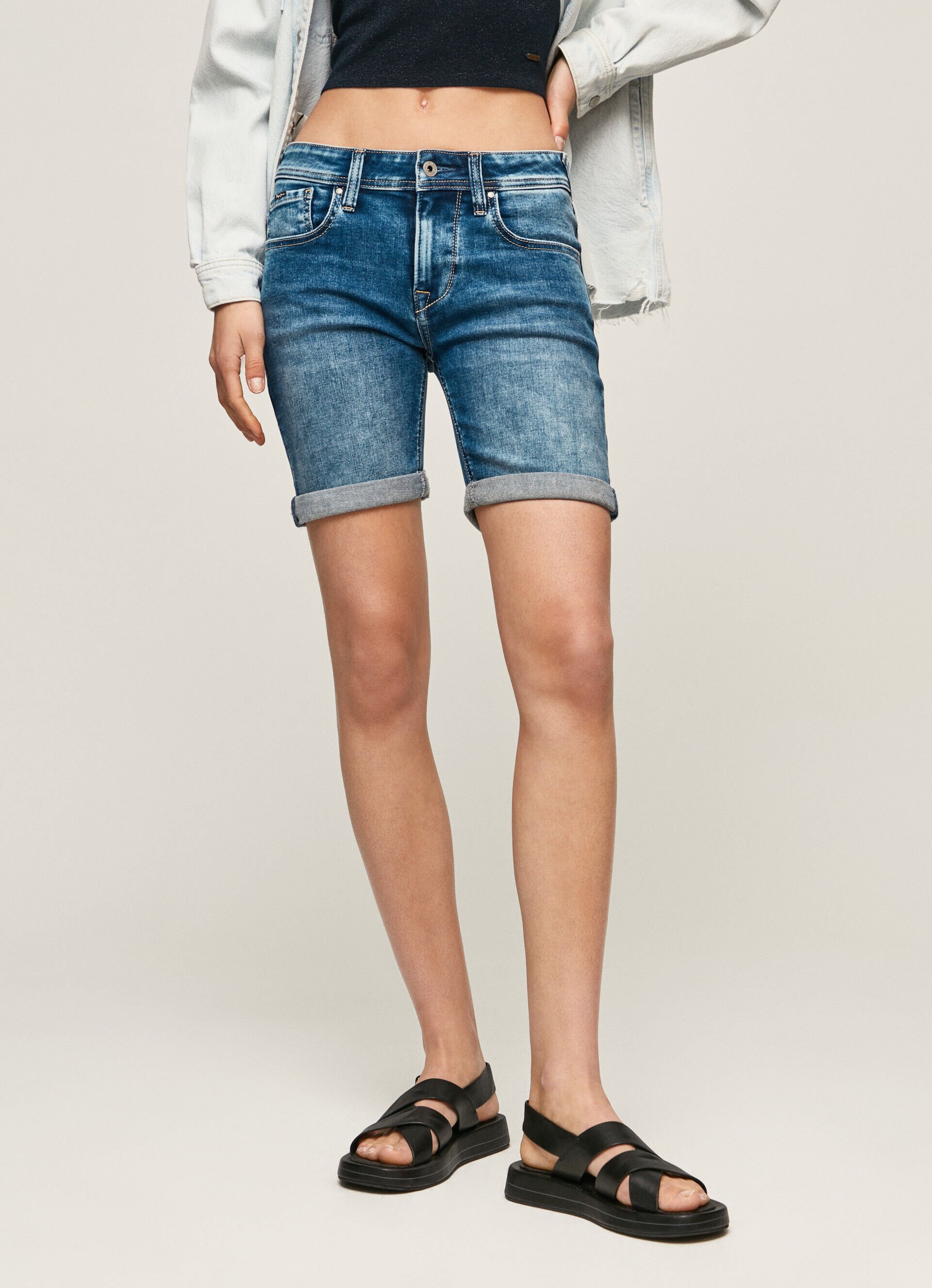 CALÇA JEANS CURTA CORTE REGULAR - jeans