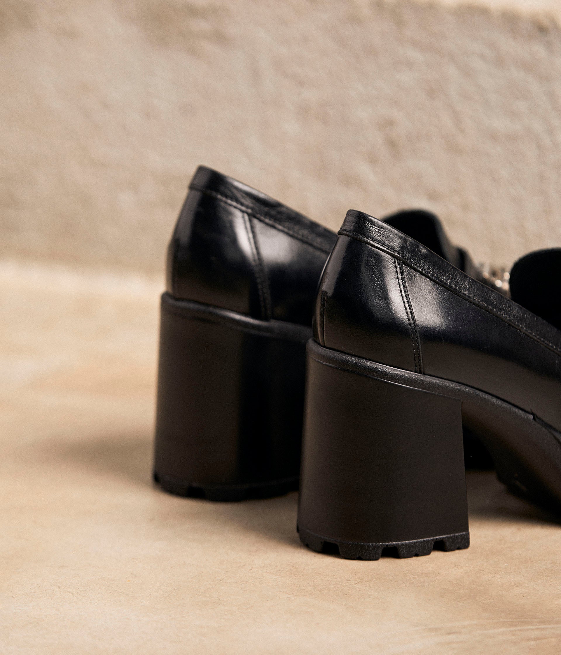 Mocassins noirs crantés Arielle
