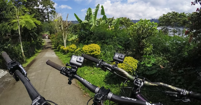 Fahrrad Lenkstangen Halterung (Ø0.9-3.5cm) mit 360° Rotation Velo Halter für GoPro (AGTSM-001) - Schwarz