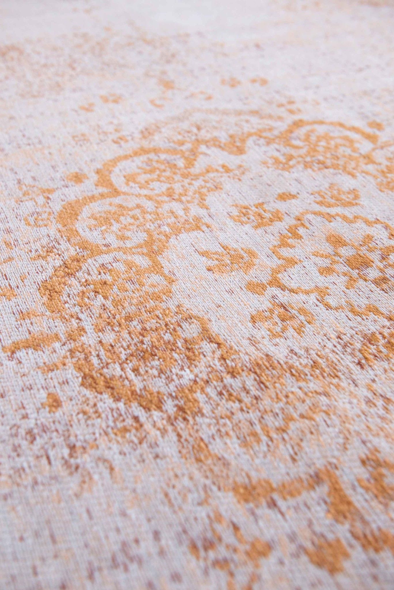 Vloerkleed Salmon 9067 Fading World Medallion  | Louis de Poortere