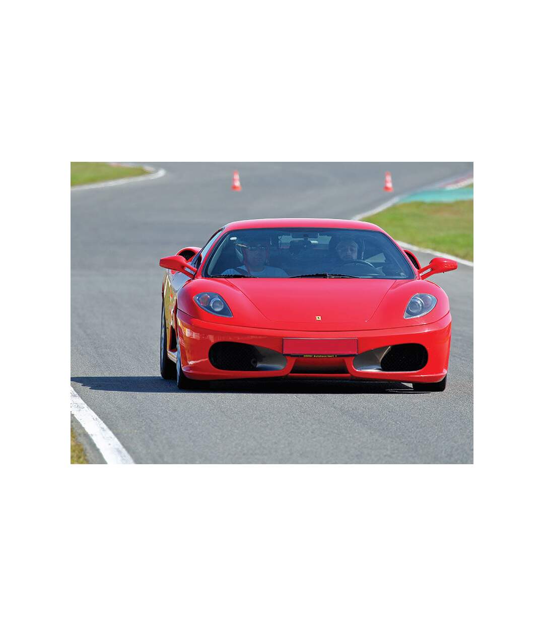 Session de pilotage de 2 voitures de sport lors de 3 tours sur circuit - SMARTBOX - Coffret Cadeau Sport & Aventure
