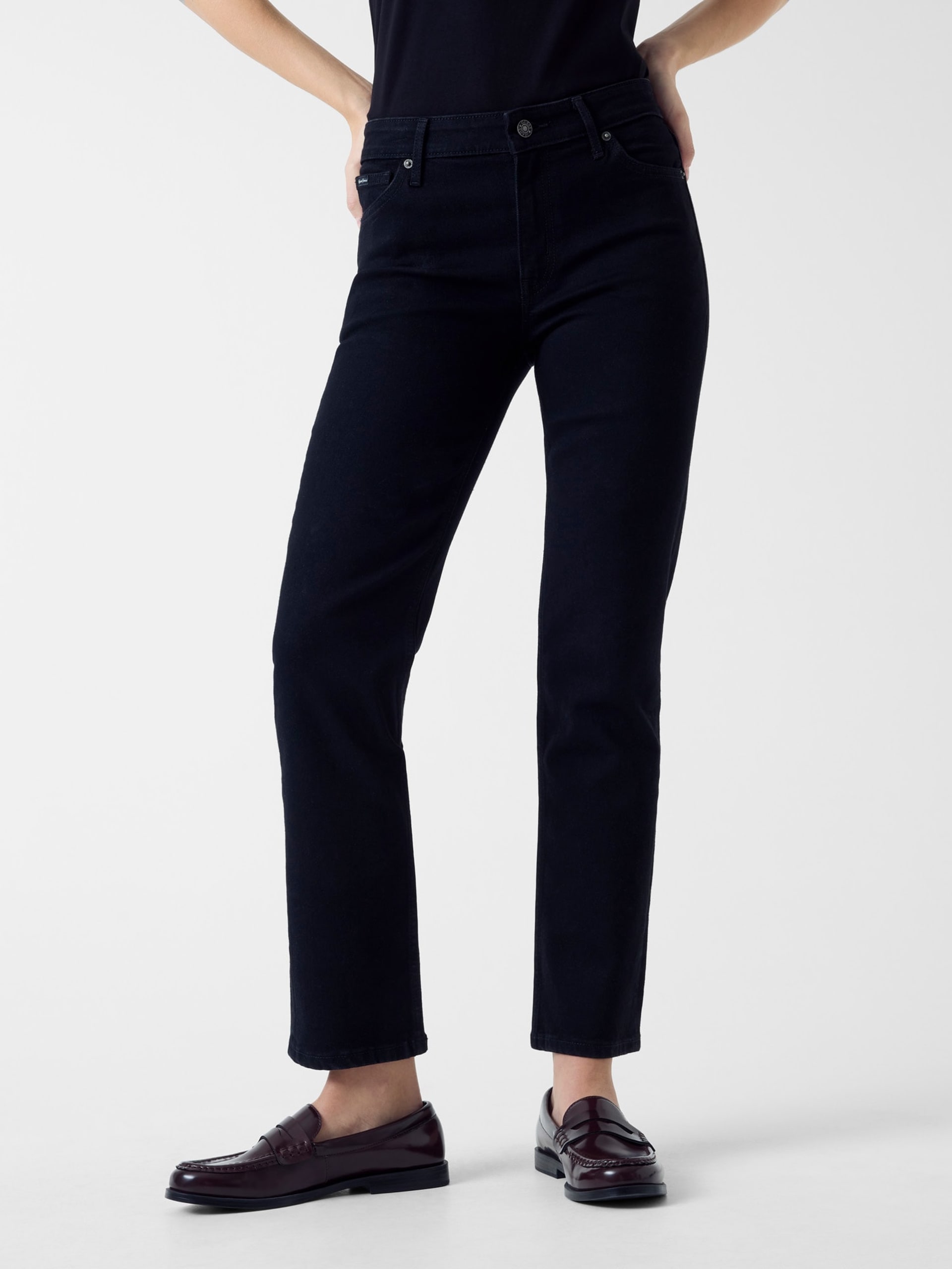 Calça jeans reta de cintura média G08