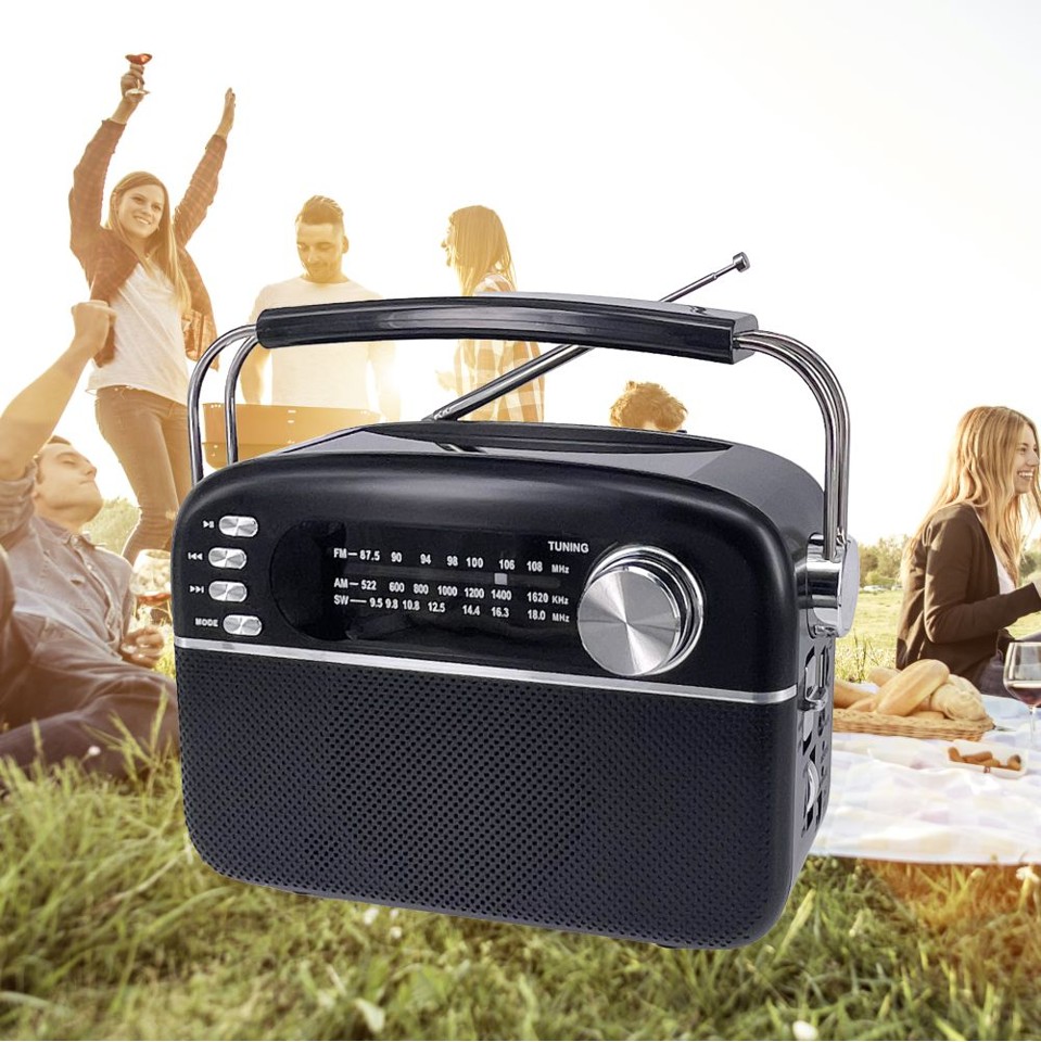 Manta - FM/AW/SW bærbar radio med solpanel