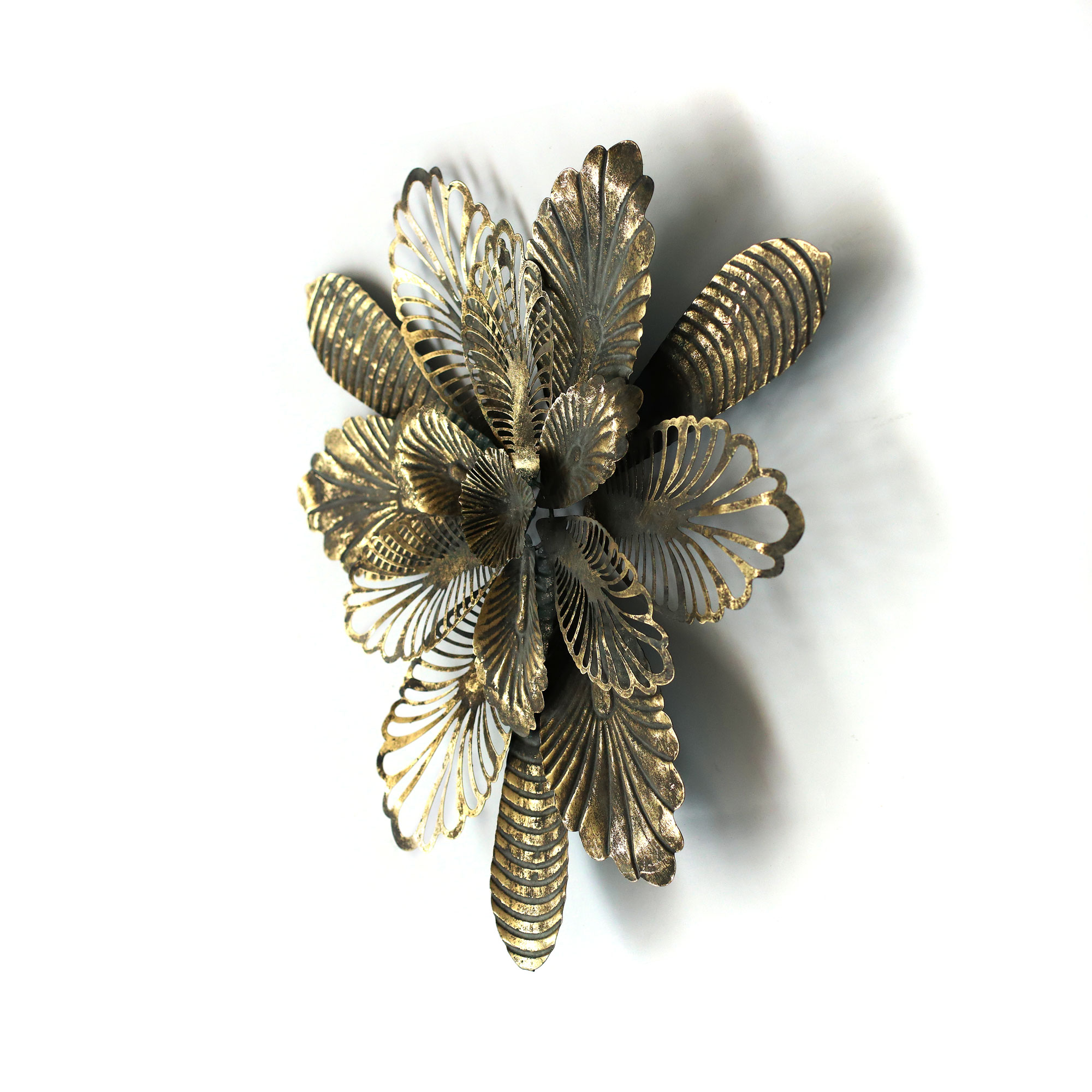 Wandskulptur 'Blättermix', antik gold, B 62,5 cm, H 62,5 cm, L 6,5 cm von fischer's lagerhaus
