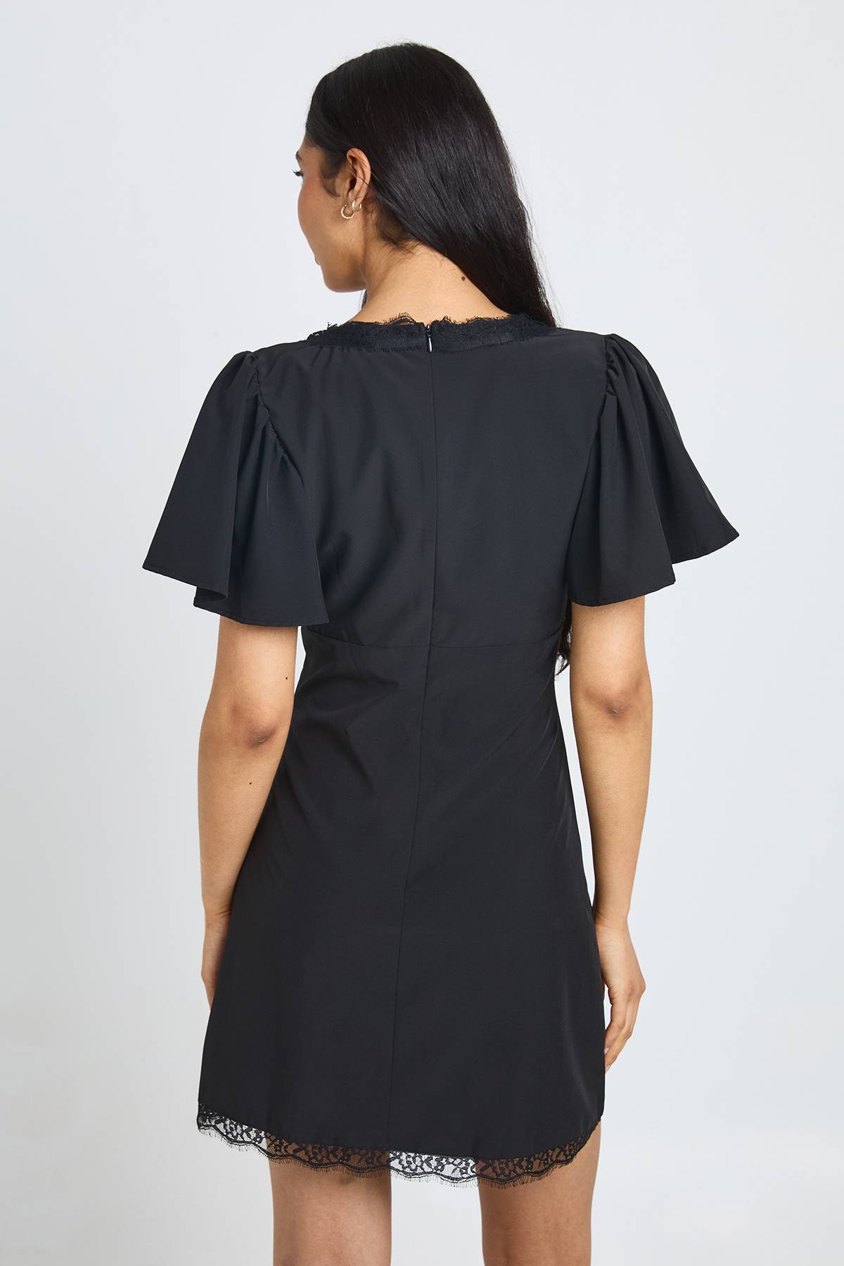 boohoo Robe Courte À Finitions En Dentelle Tall