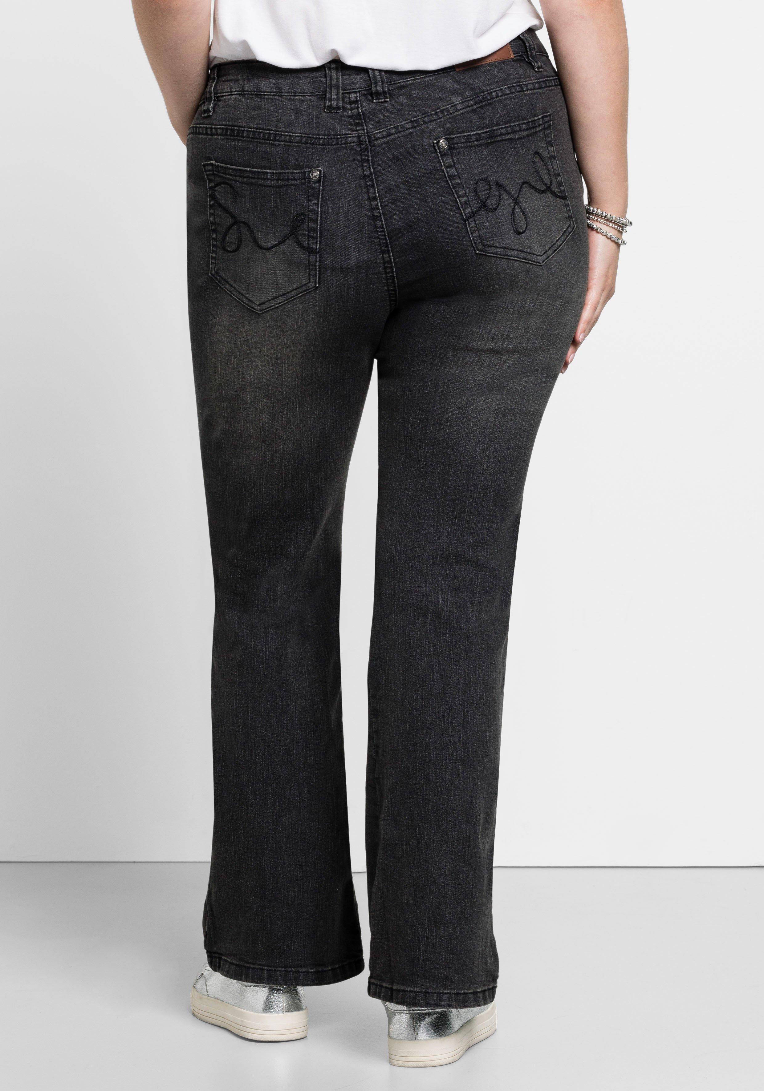 Bootcut-Jeans in 5-Pocket-Form, mit Used-Effekten