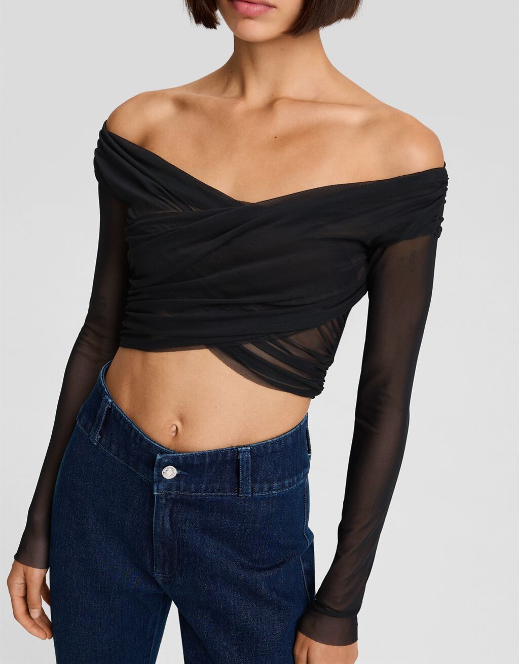 Camiseta de manga comprida com detalhe drapeado em tule cruzado