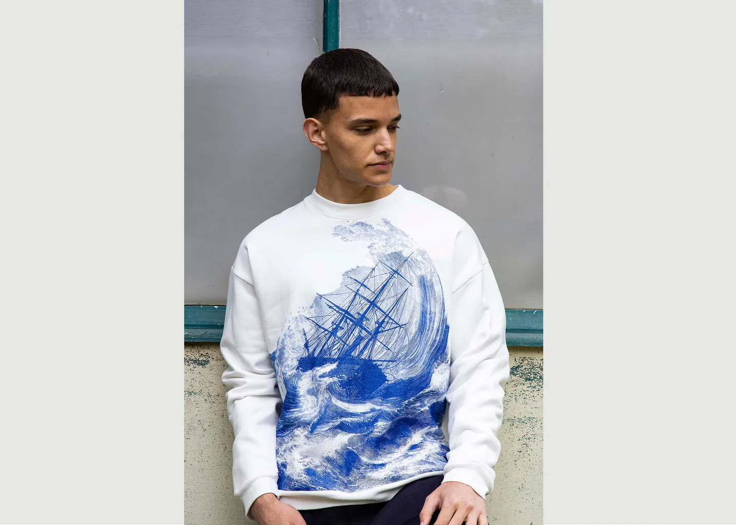Sweatshirt imprimé navire pendant la tempête Misericordia