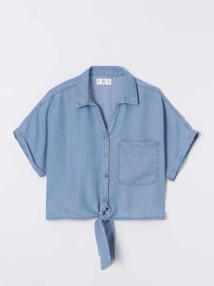 Camisa jeans cropped com nó - Azul índigo claro