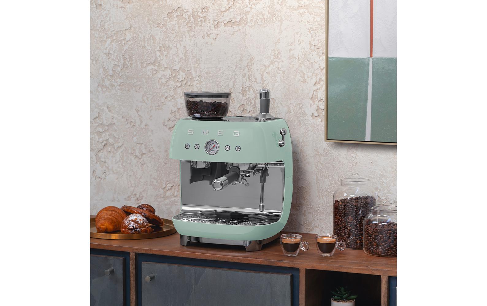Siebträgermaschine 50's Style EGF03PGEU Grün<br>Espresso Kaffeemaschine
