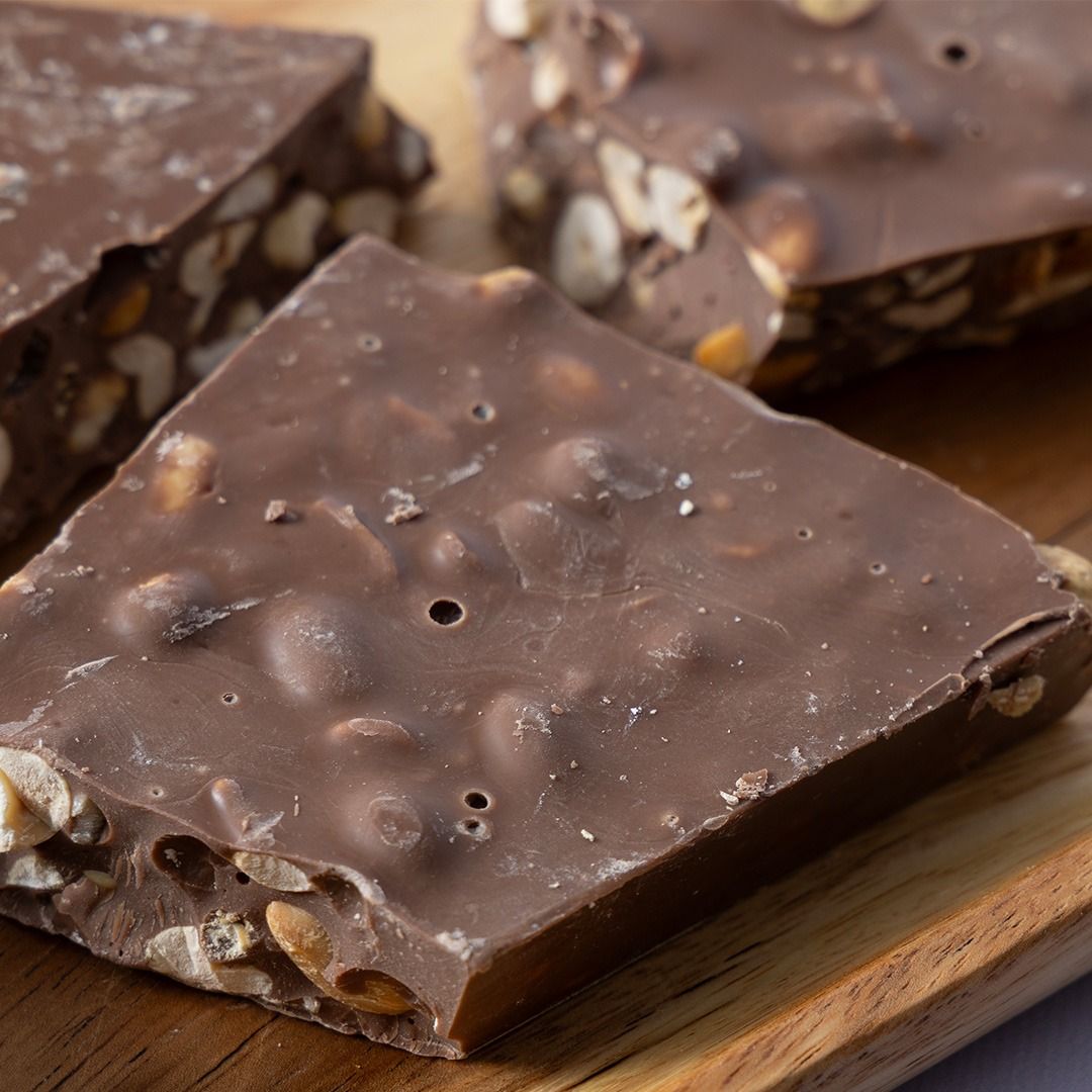 Chocolade pinda breekplaat melk brokken