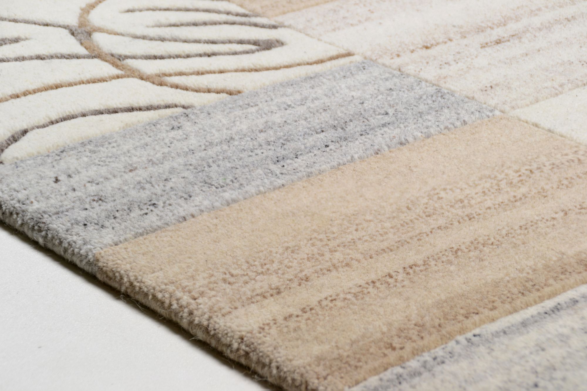 Teppich NAKARTA beige