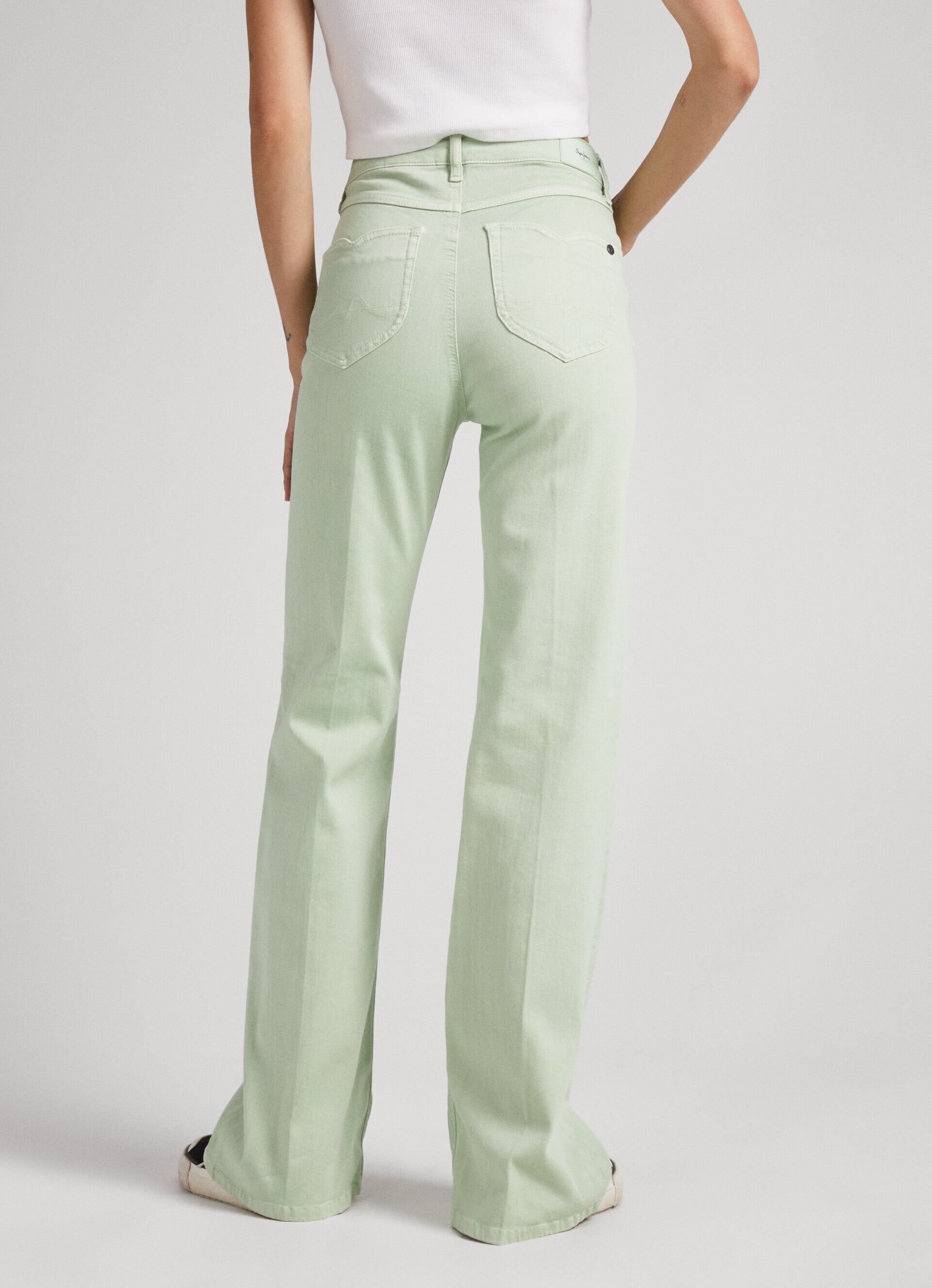 Calça flare com 5 bolsos - verde claro