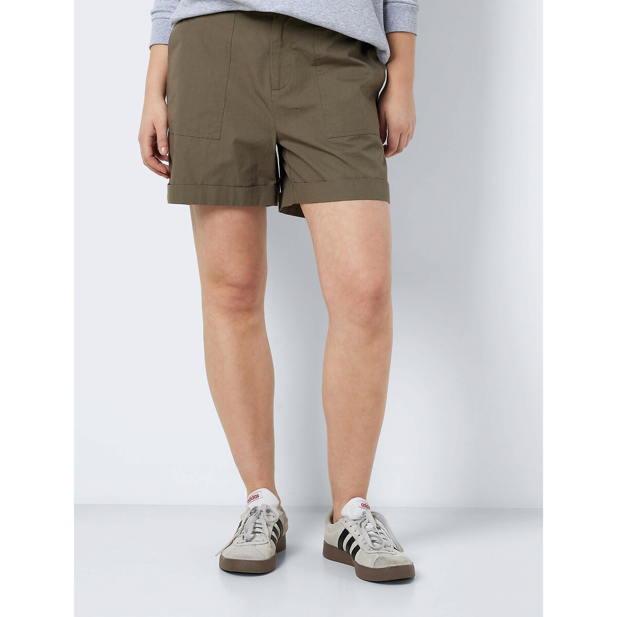 MAIO BARULHENTO<br>Shorts de cintura alta