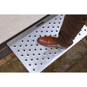 Secucare drempelhulp plus model 2 B=78 cm H 3-7 cm staal verzinkt