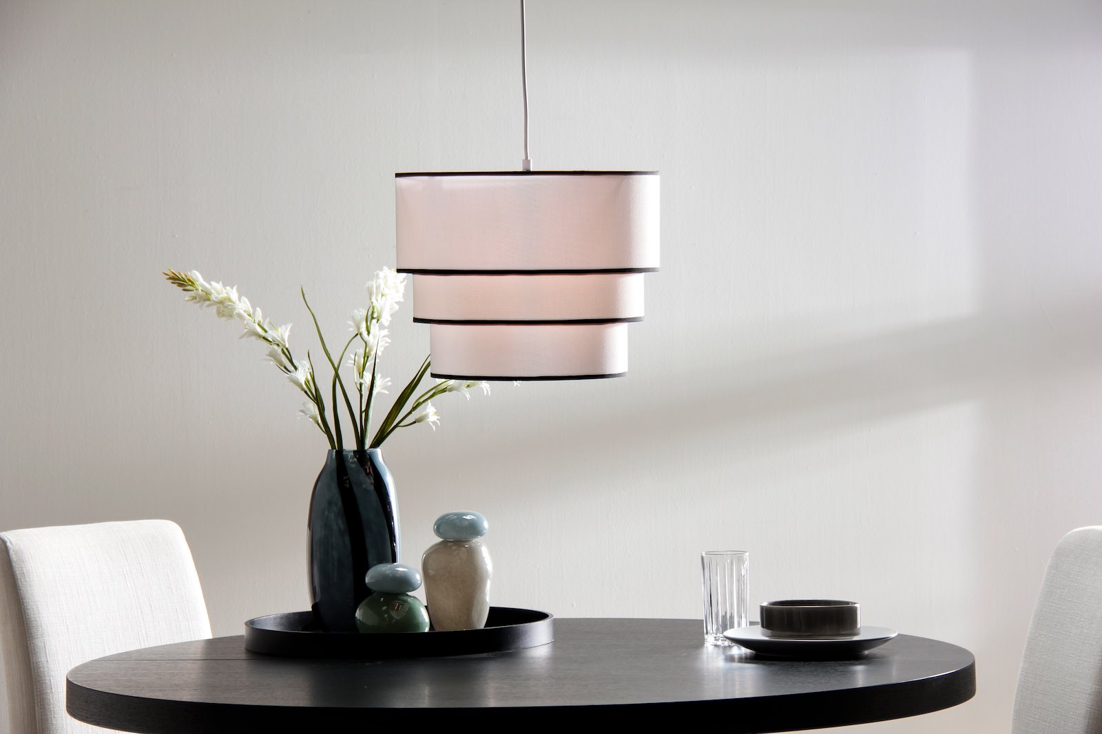 Glasgow taklampe Offwhite tekstilskjerm med sort kant, Ø40cm Max 42W E27