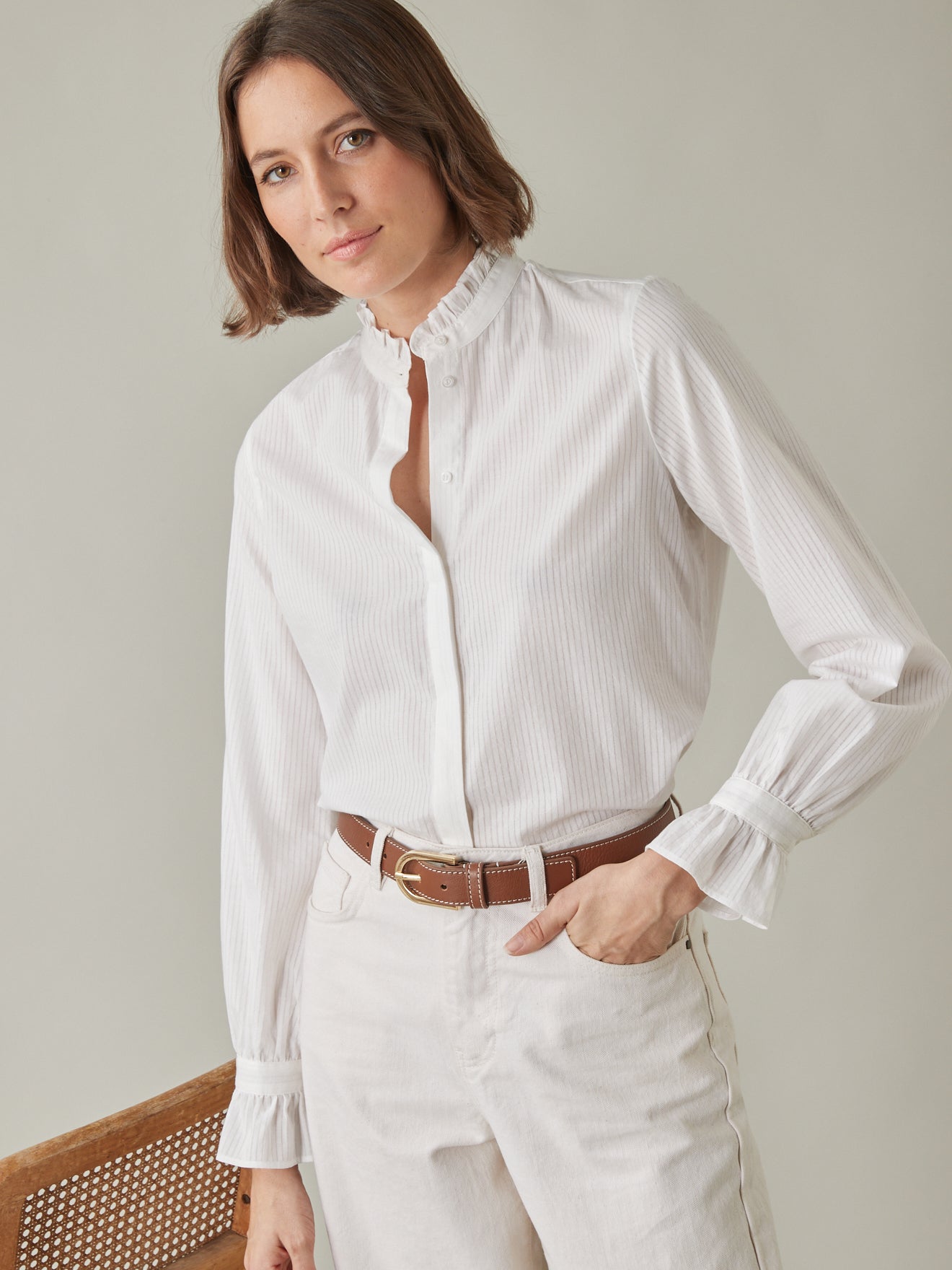 Chemise col volanté tissu façonné femme