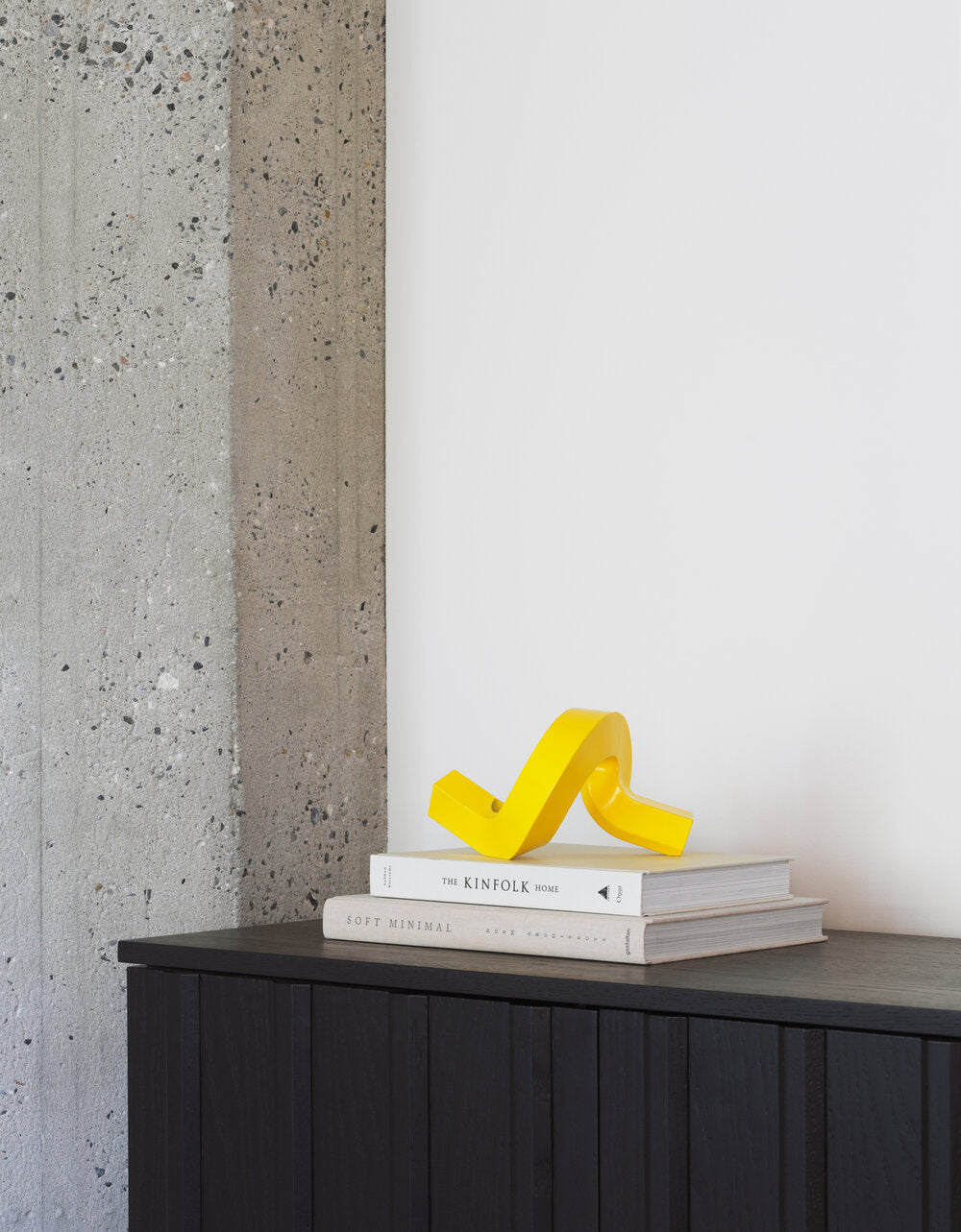 Normann Copenhagen  Crooked One lysestage - gul