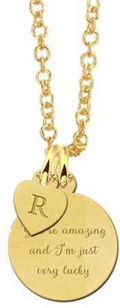 Gouden minimalistische hanger met letter en tekst