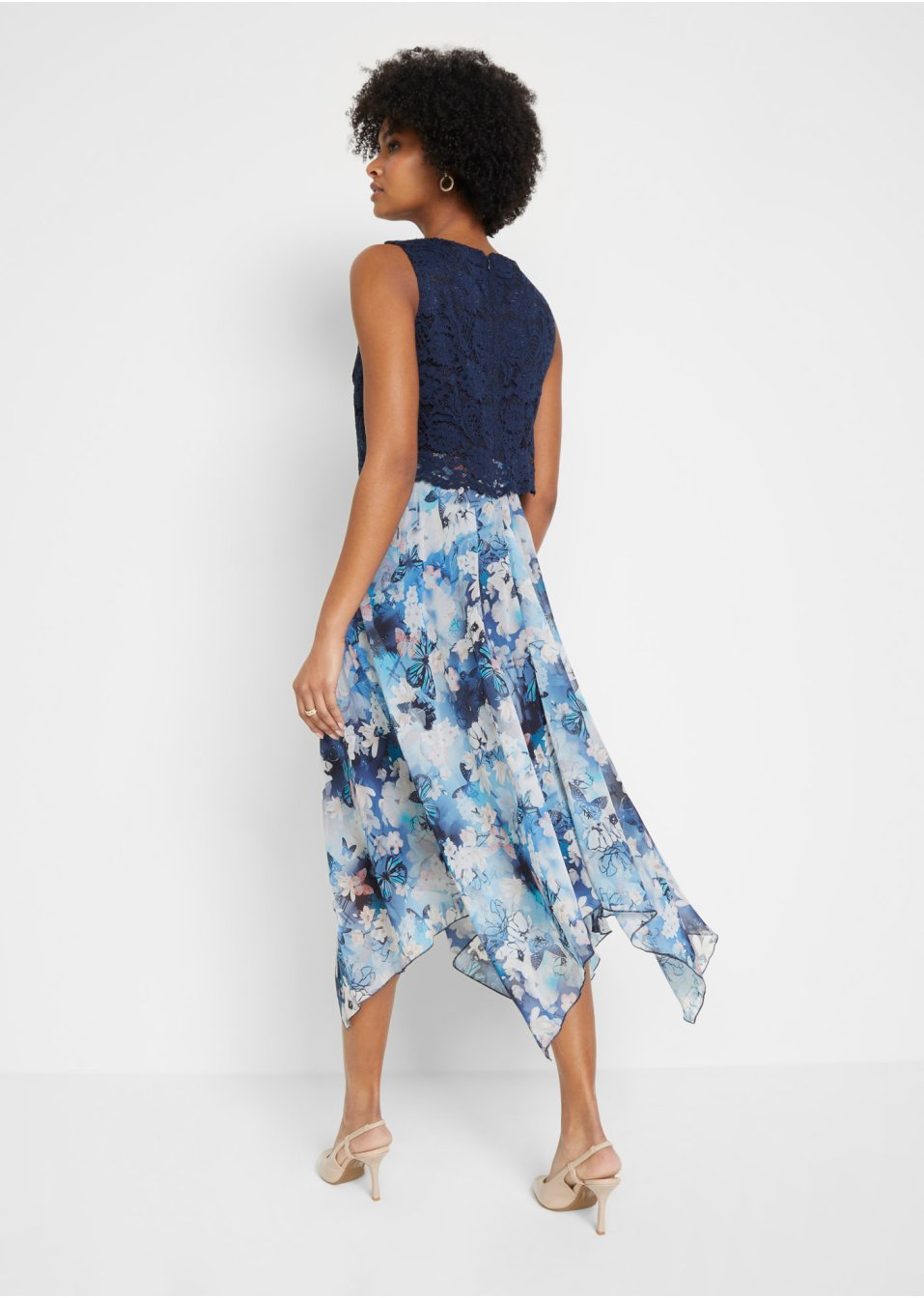 Robe en chiffon à dentelle