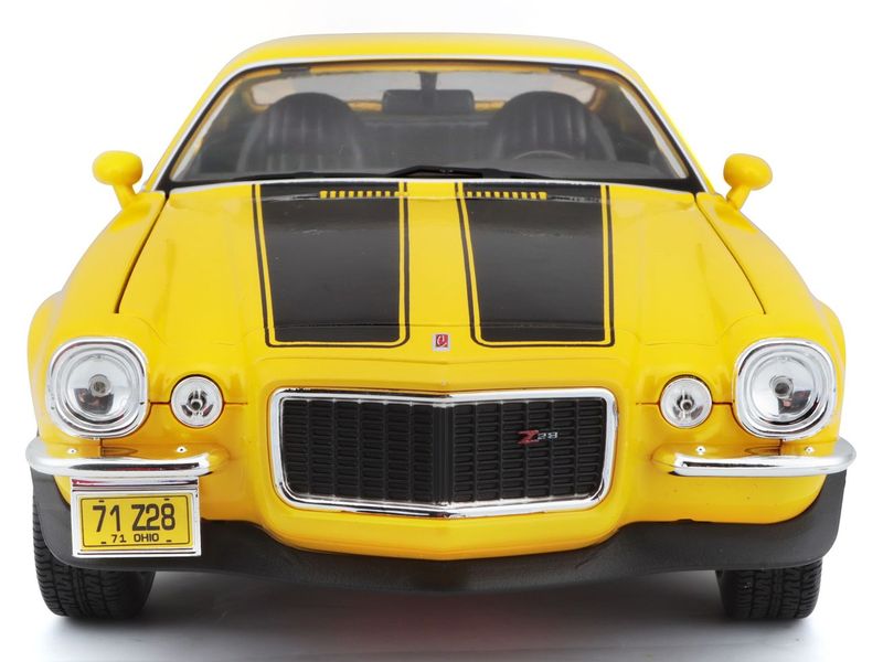 Maisto Chevrolet Camaro 1971 1:18, Gelb Sammlermodell im Massstab 1:18