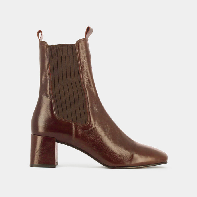 Bottines à talons et fronces  en cuir vieilli marron