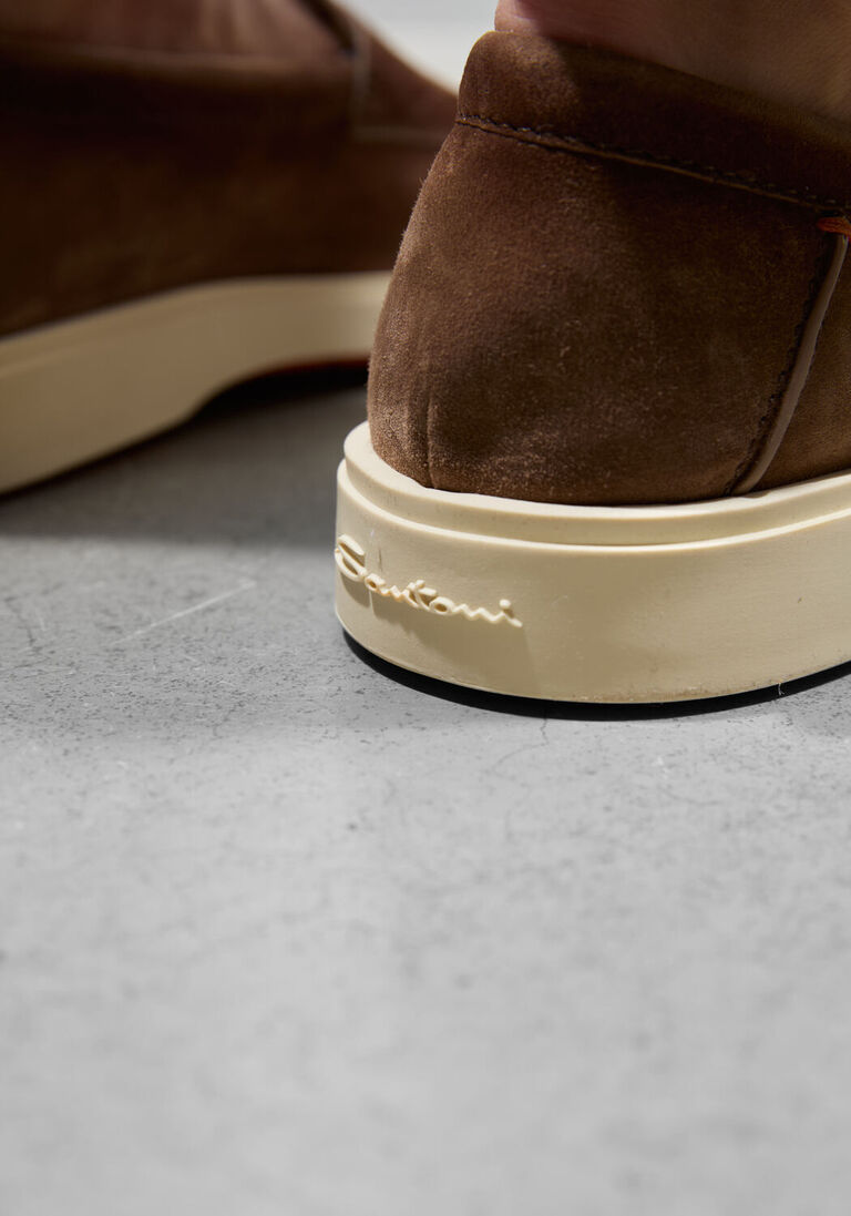 bruine santoni instappers revolve