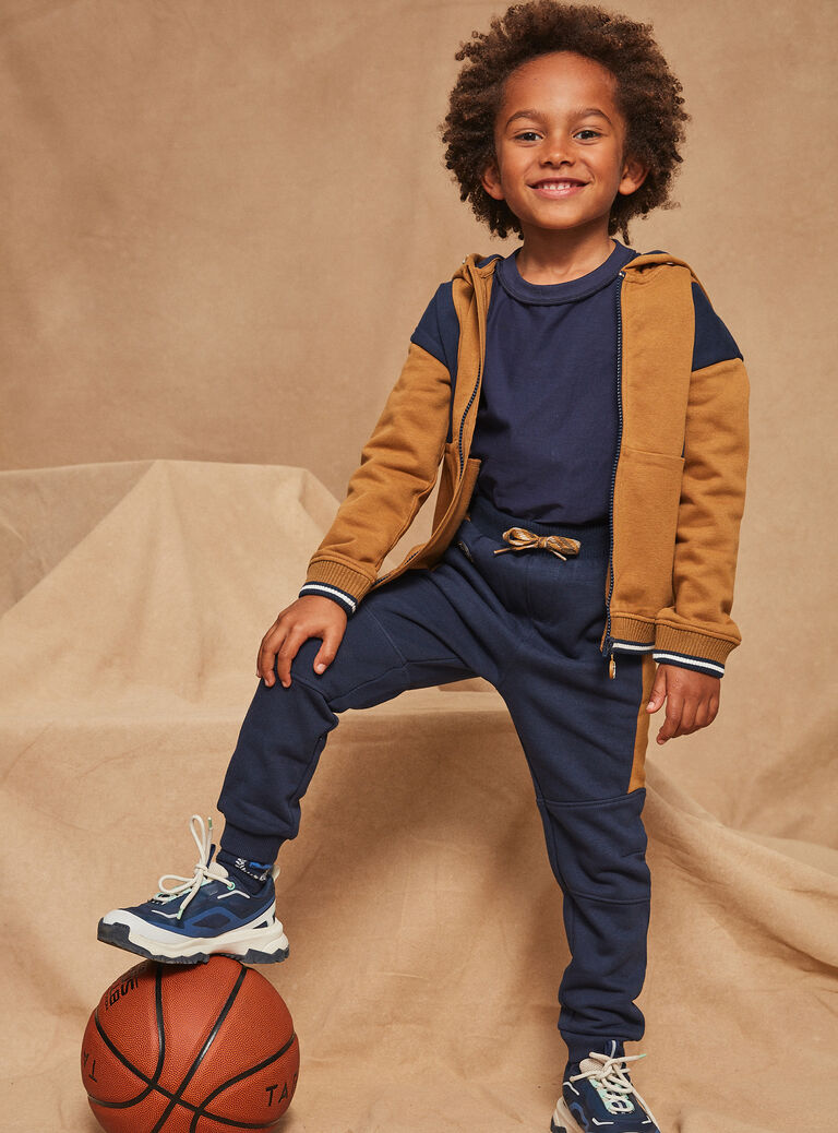 Jogging marron et bleu marine