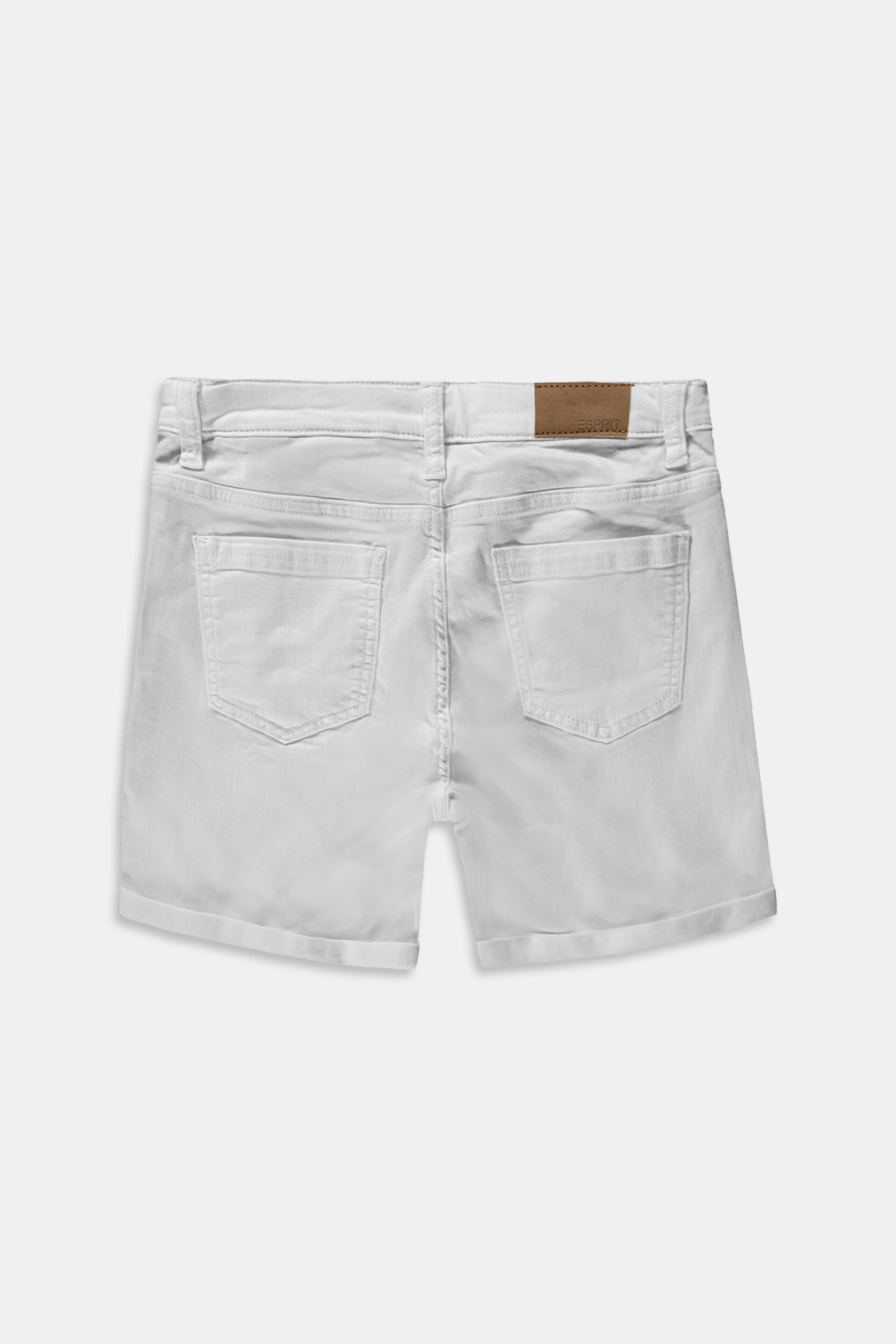 En matière recyclée : le short en jean à taille ajustable