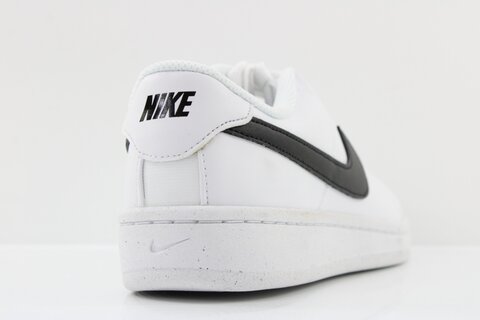 Nike Sneaker