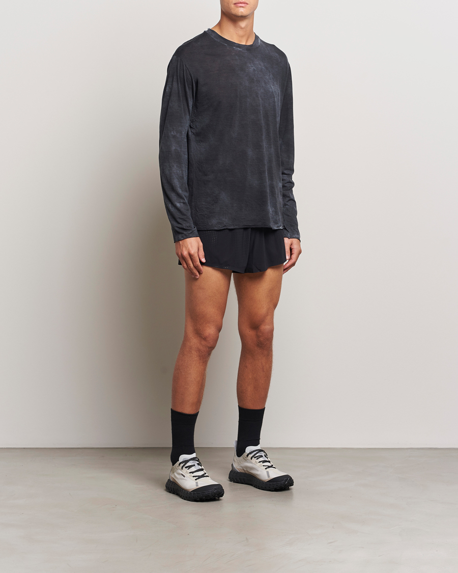 Satisfy Space-O 2.5 Distance Shorts Black