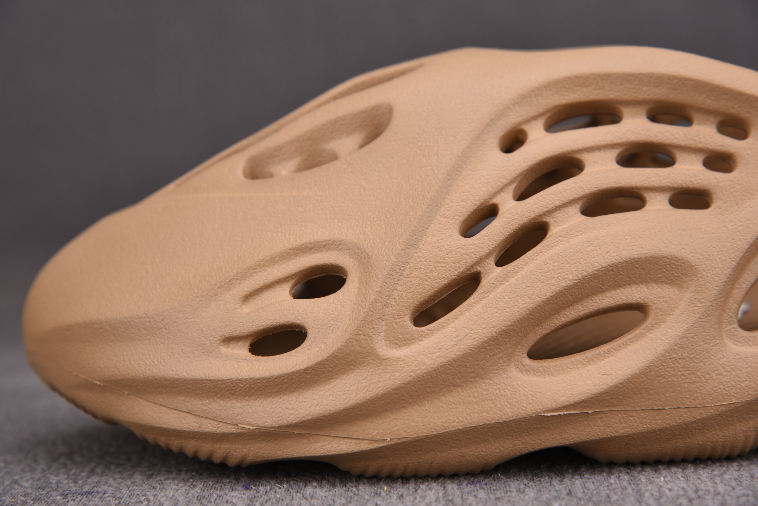 adidas Yeezy Foam RNNR Ochre (One Size Smaller!!)