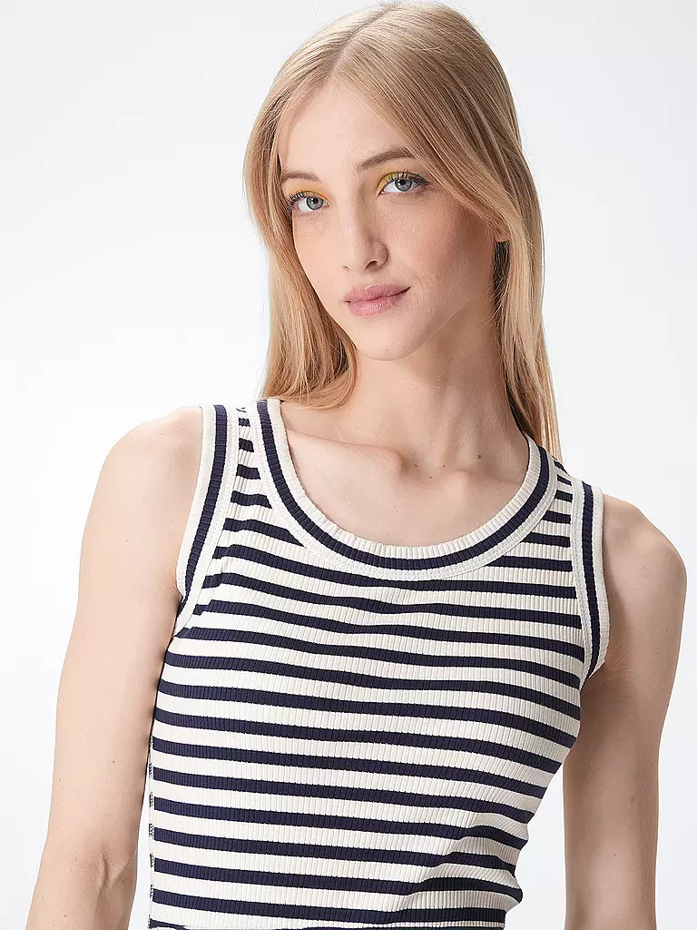 IN WEAR Top DAGNAIW weiss