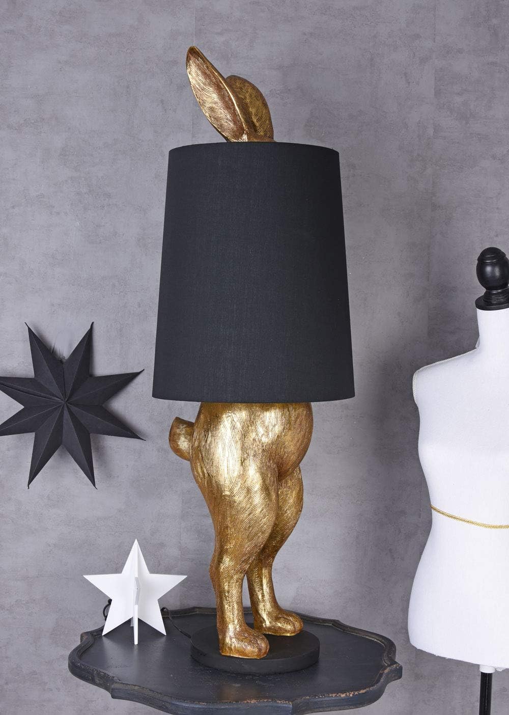 PALAZZO INT Stehlampe Alice im Wunderland – Goldene Hasenfigur mit schwarzem Stoffschirm | XXL Leuchte 117 cm hoch | E27-Fassung | Extravagante Boden- oder Tischlampe im Märchenstil CW224