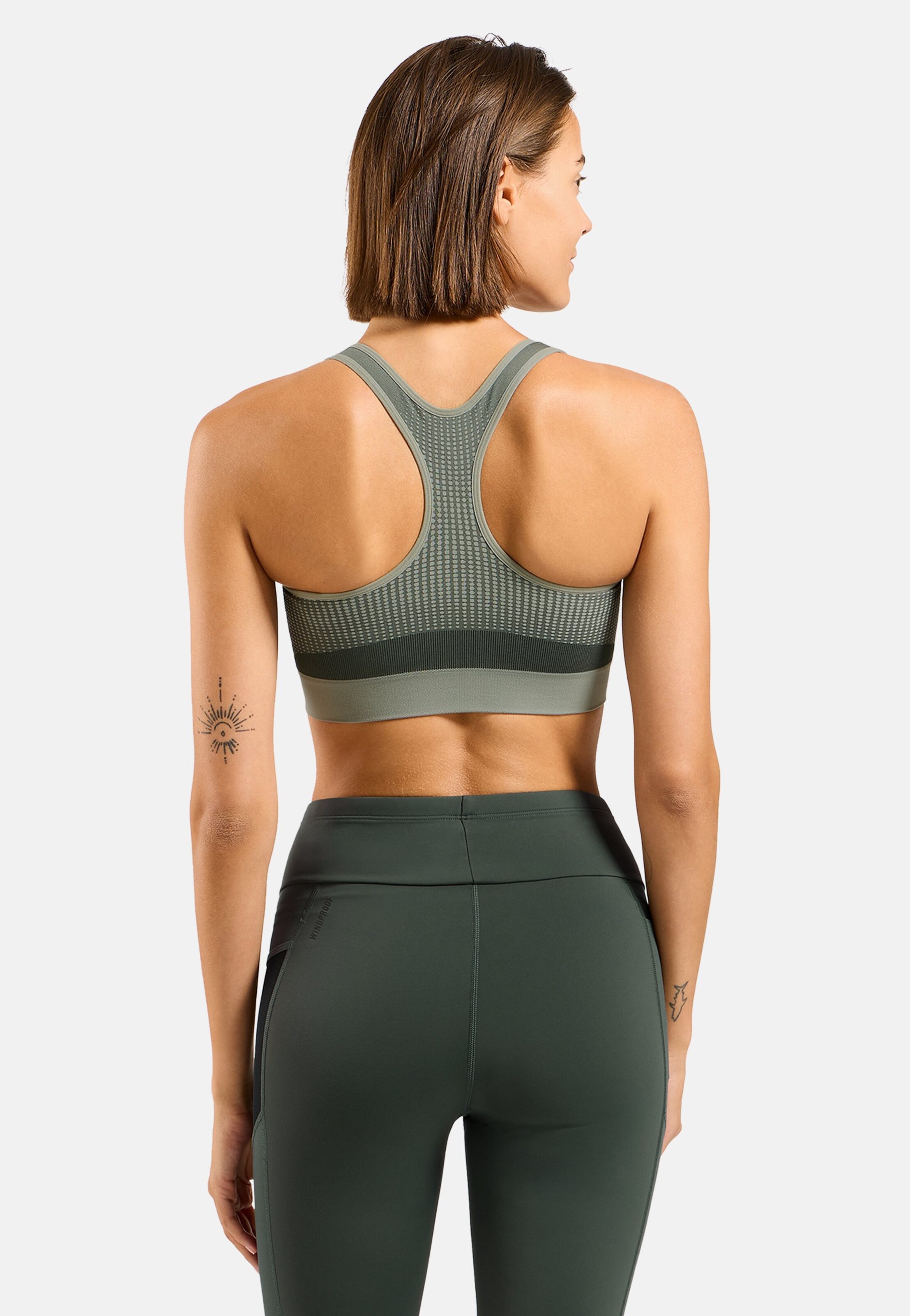Seamless Sport-BH mit Reissverschluss und starkem Halt in urban chic - shadow