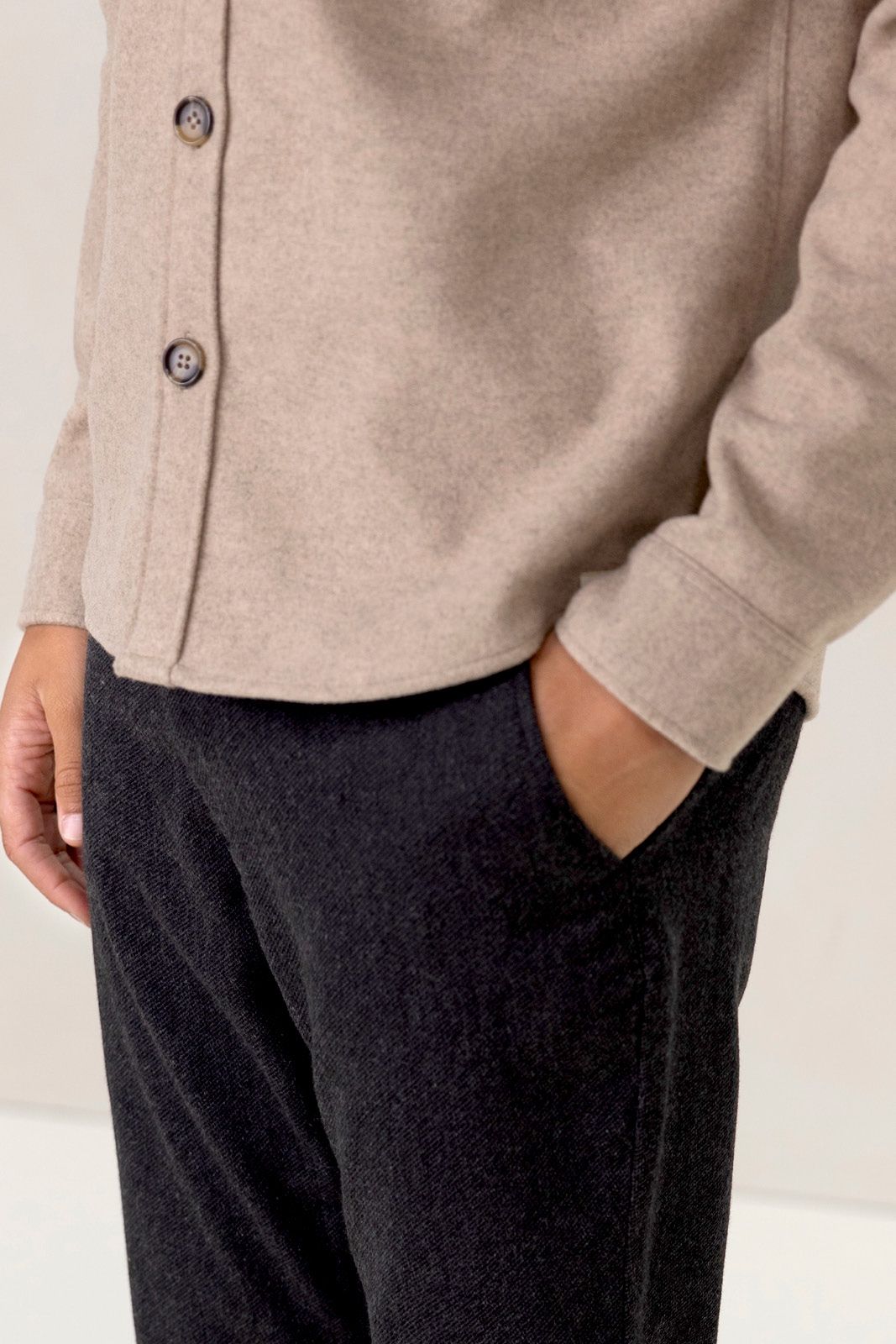 Donkergrijze chino