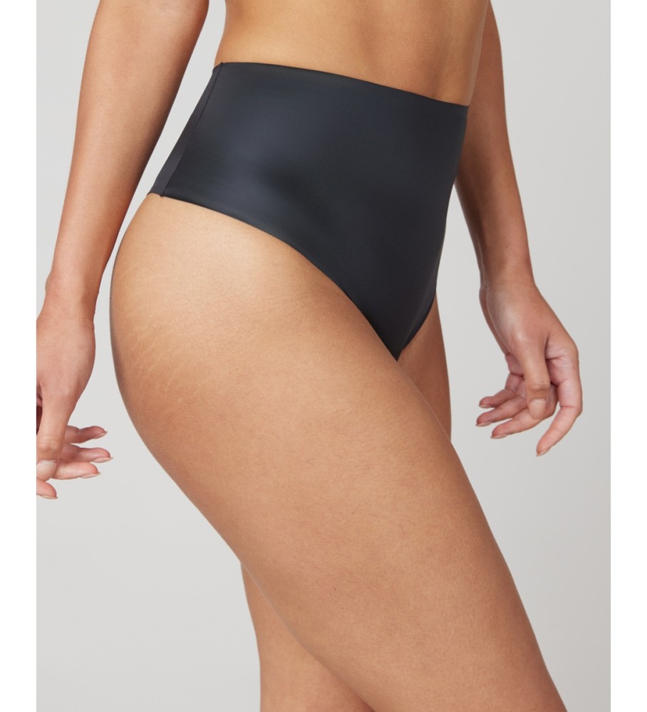 Calcinha fio dental modeladora SPANX preta de cetim