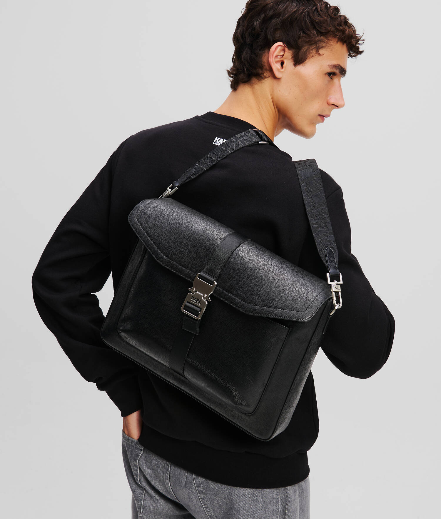 SAC POUR ORDINATEUR PORTABLE EN CUIR GRAINÉ