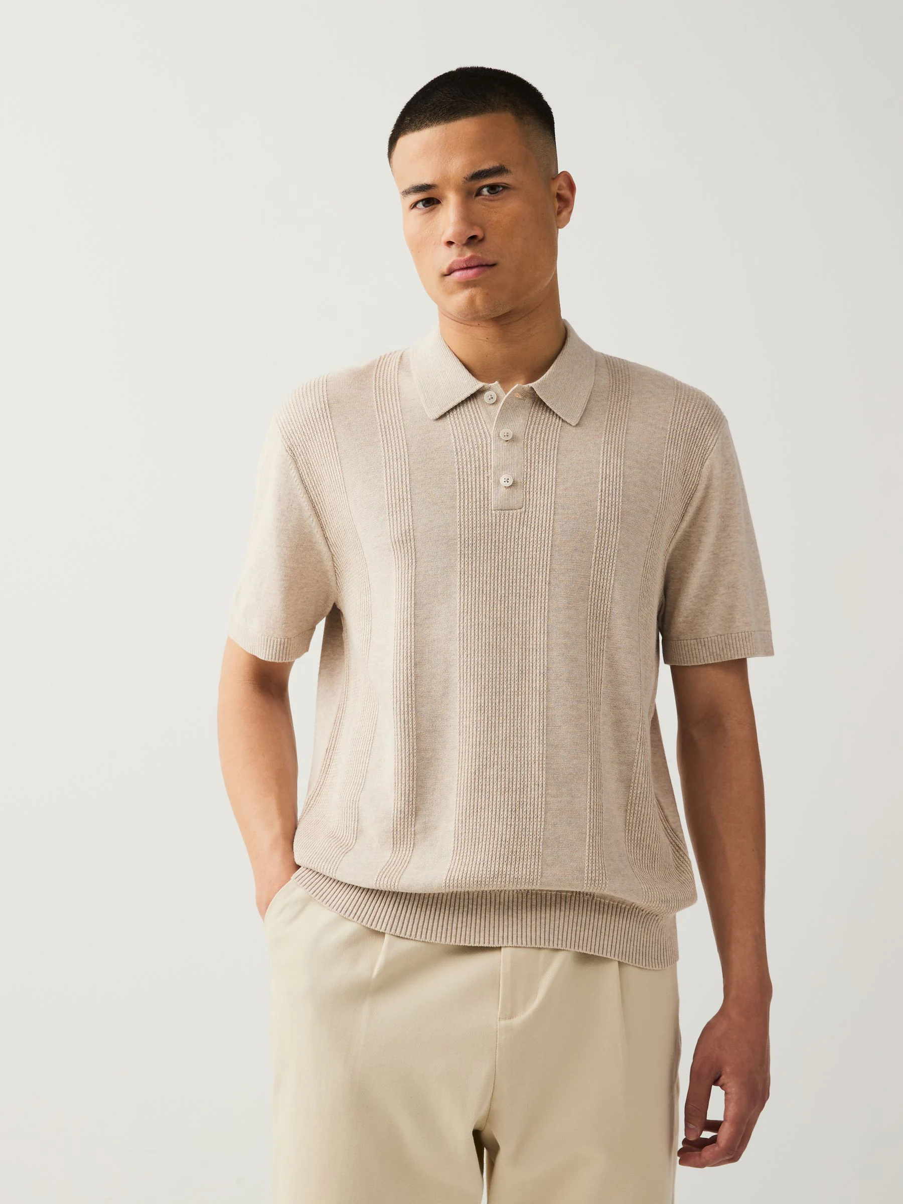 Marineblauw/naturel - Regular fit poloshirt met hoog katoengehalte, korte mouwen en gestructureerd breisel 2 stuks