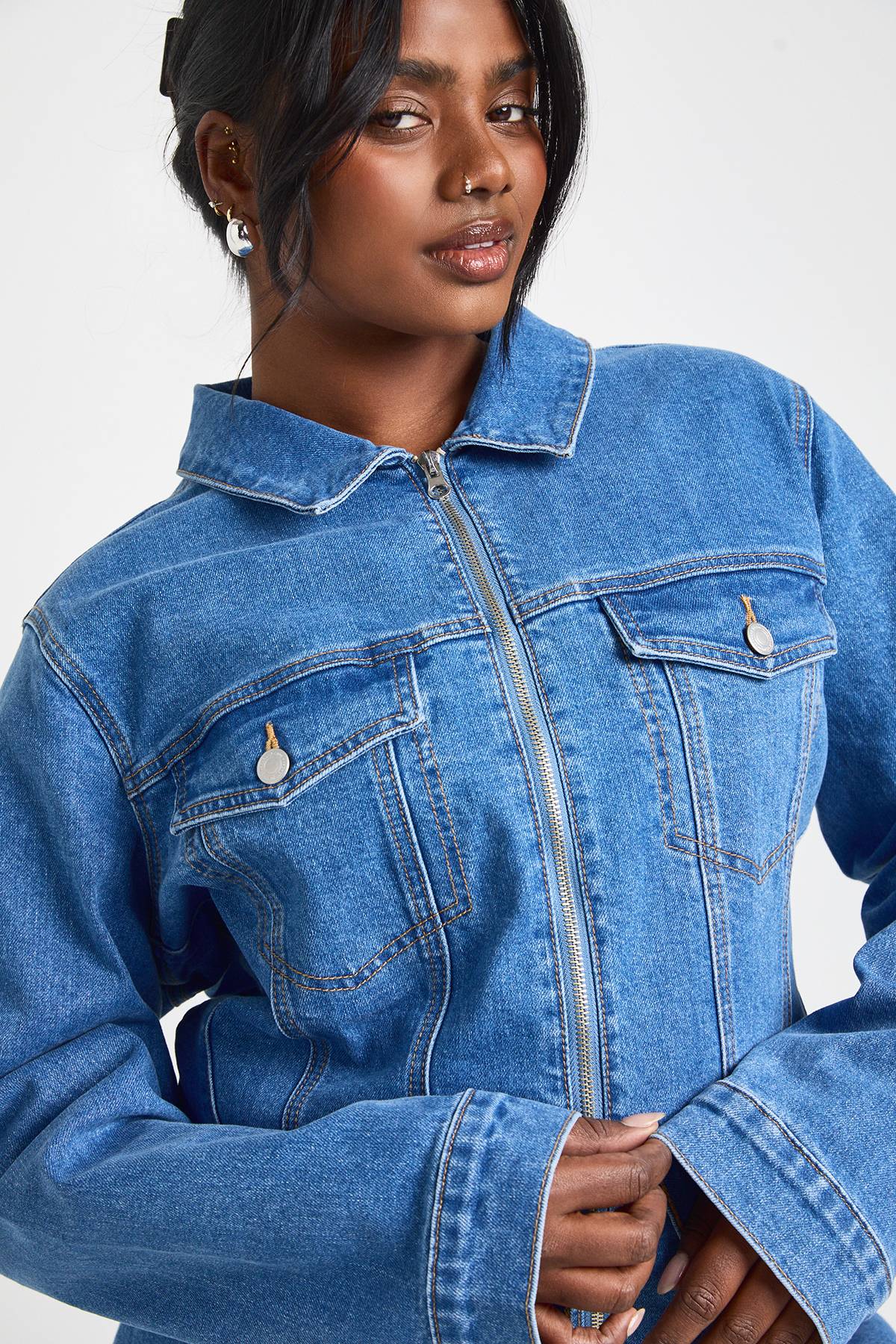 boohoo Robe Droite en Denim Grande Taille avec Fermeture Éclair