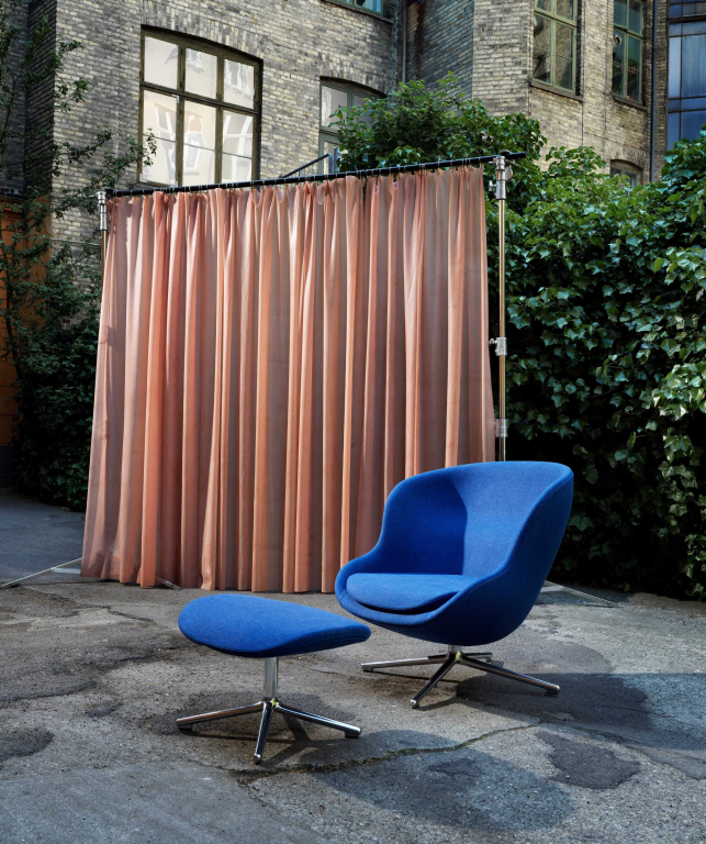 Normann Copenhagen Hyg Alu voetenbank Ultra Leather Brandy