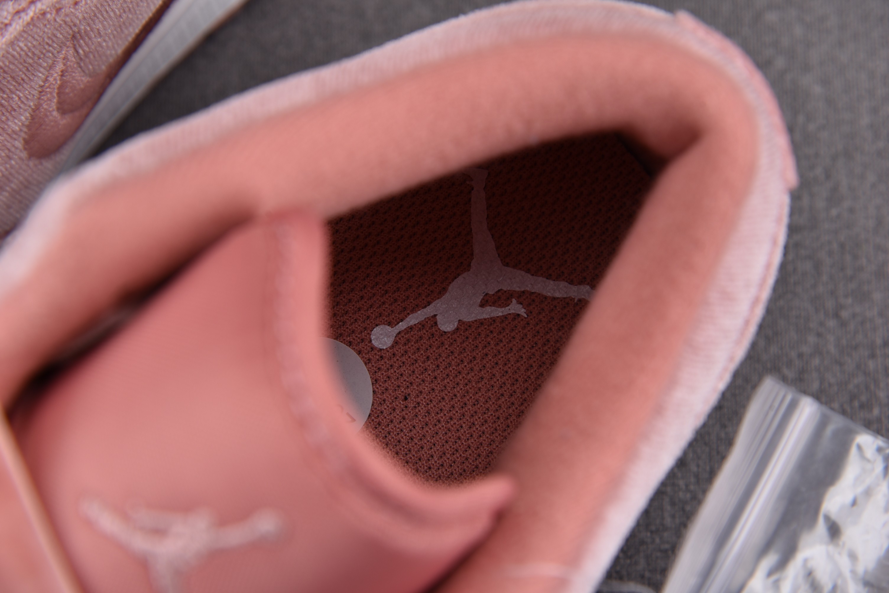 Air Jordan 1 Low SE Pink Velvet (Women Size!!)