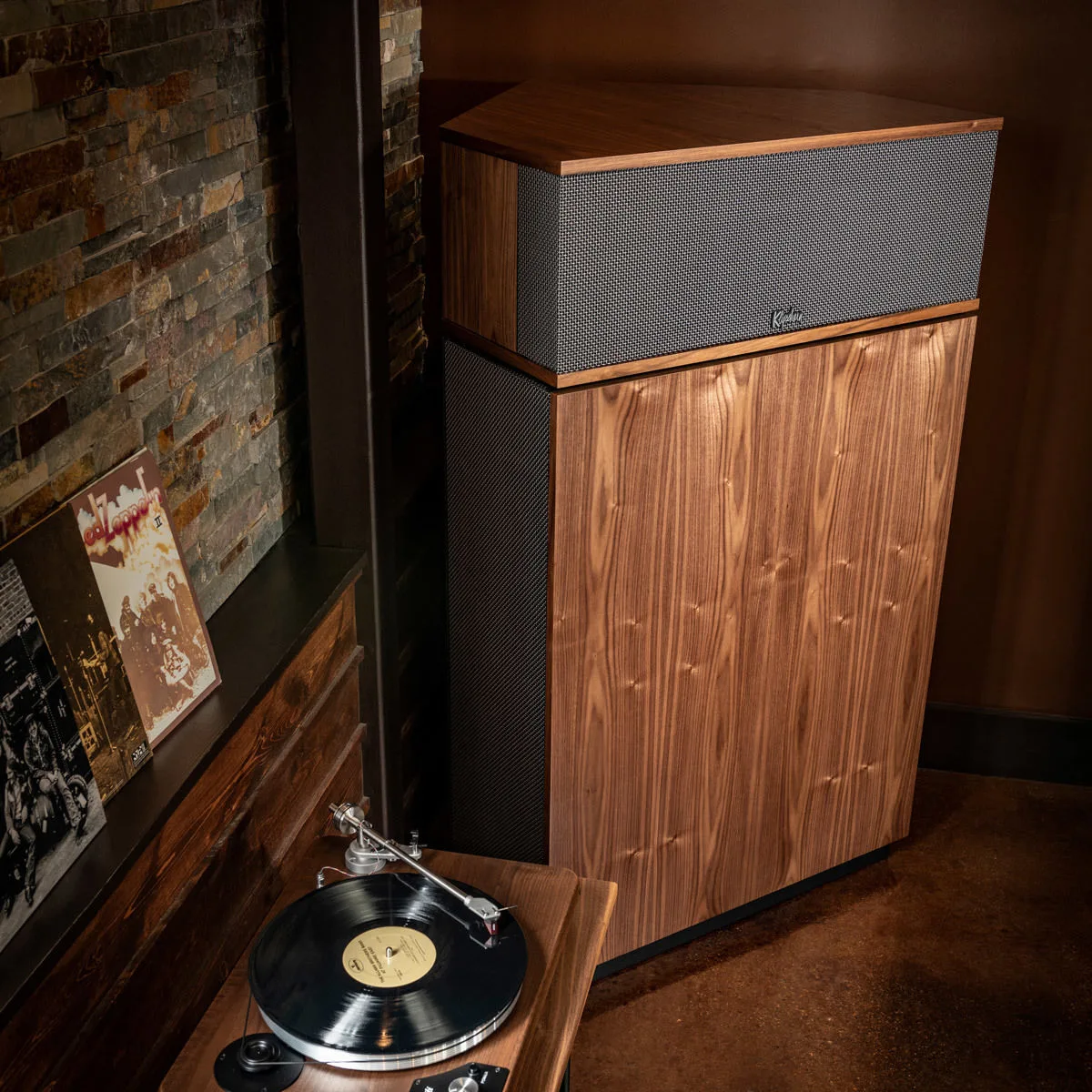 Klipsch KlipscHorn AK6 Noyer (la paire) Enceintes colonne